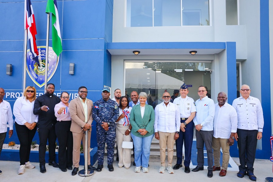 Gobierno inaugura nueva estación policial en Quisqueya