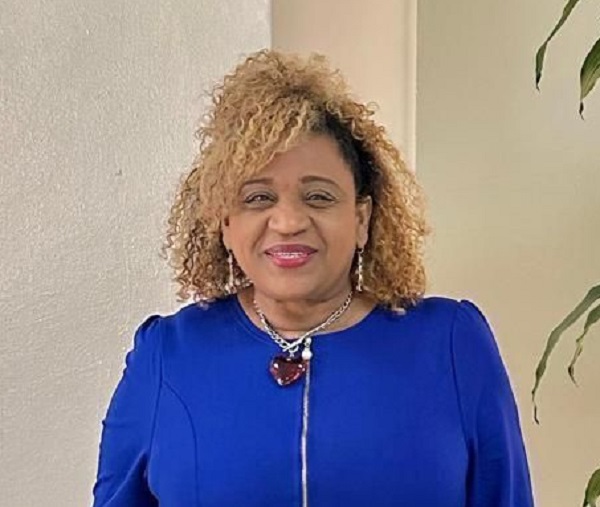 Periodista resalta rol femenino en la familia