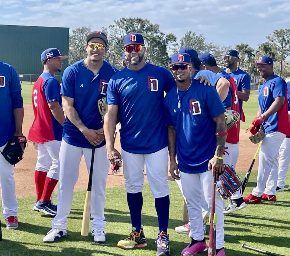 RD entrena unida para el Clásico en Miami