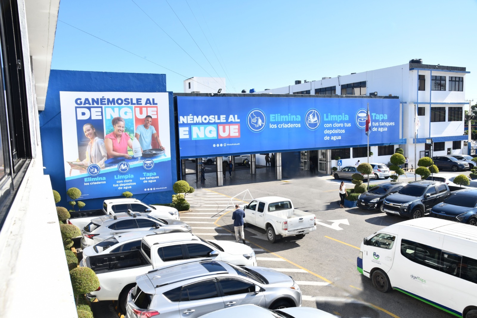 Salud Pública supervisa consultorio de Ernesto Fadul