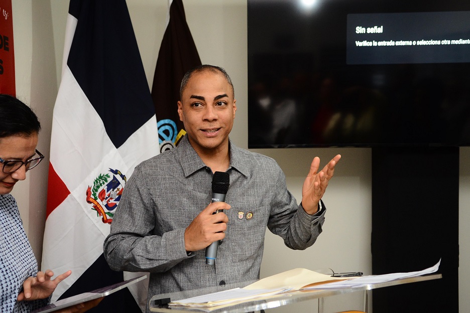 Regidor de OD rinde cuentas y reafirma compromiso con Santiago