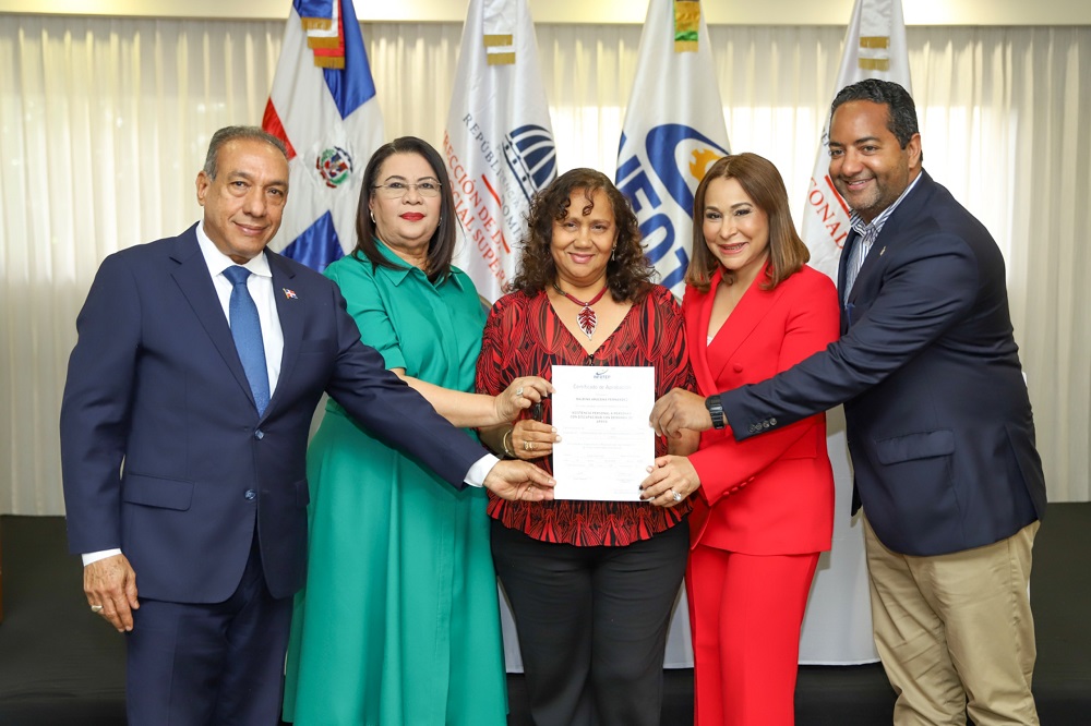 Supérate gradúa a cuidadores de personas con discapacidad