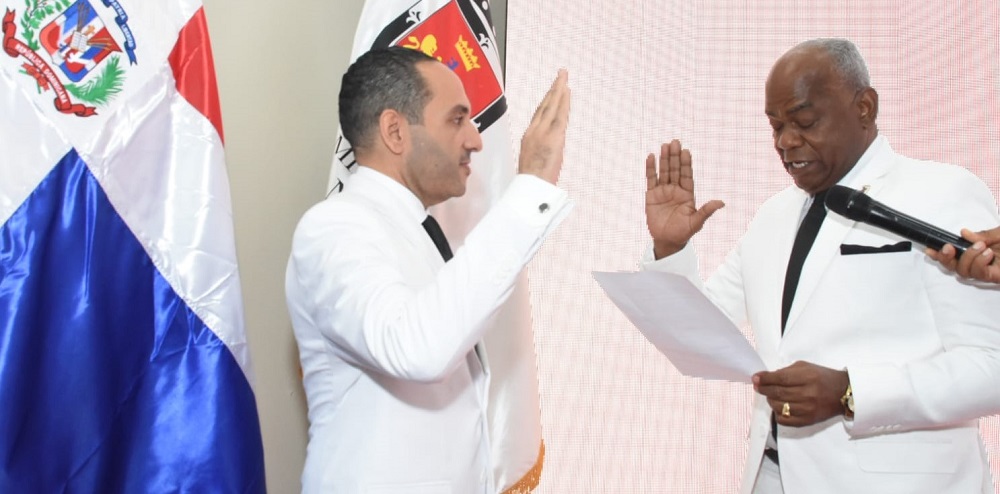 Giancarlos Vega asume presidencia Concejo de Regidores ADN