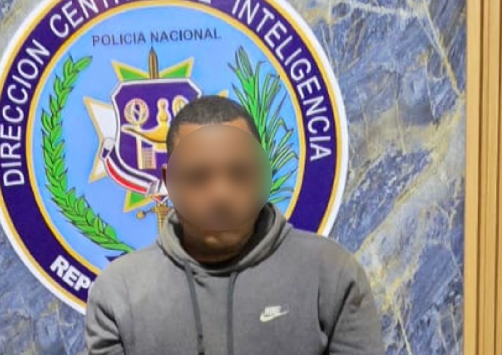 Ocupan drogas y equipos de comunicación en La Vega; un hombre detenido