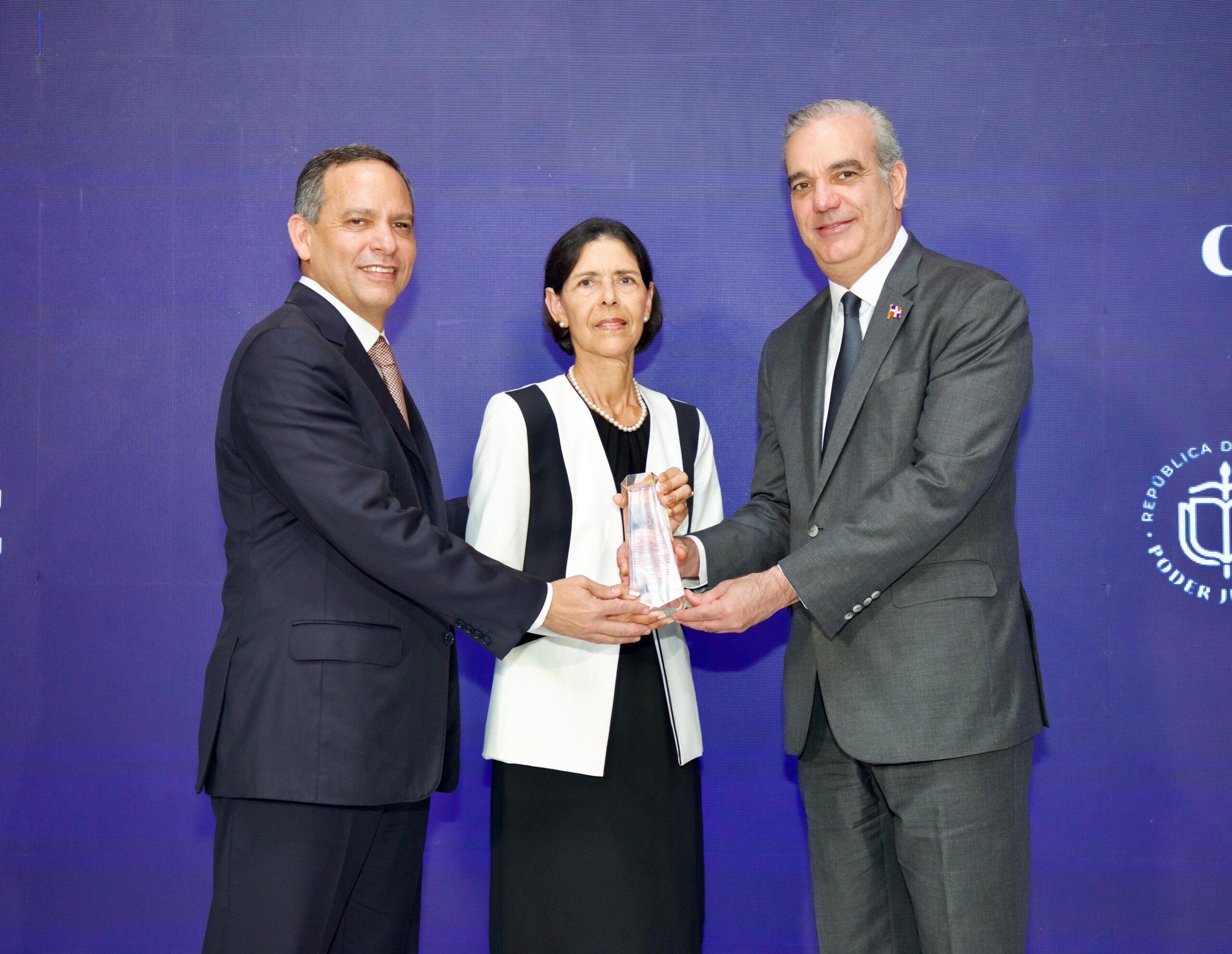 Director ejecutivo del World Justice Project destaca que RD encabeza avances en Estado de Derecho con crecimiento de 2.1% entre 143 países y ascenso de 11 posiciones en un año