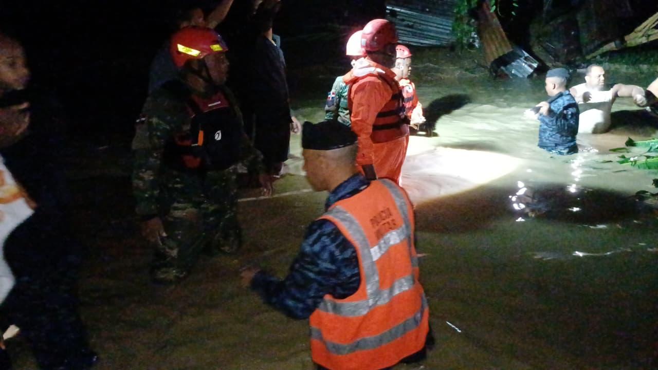 FARD despliega unidades en apoyo a comunidades afectadas por lluvias en Puerto Plata