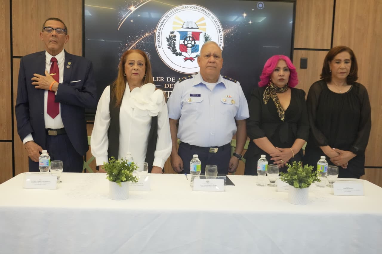 Las Escuelas Vocacionales imparten Curso-Taller de Actualización en Cosmetología 2026