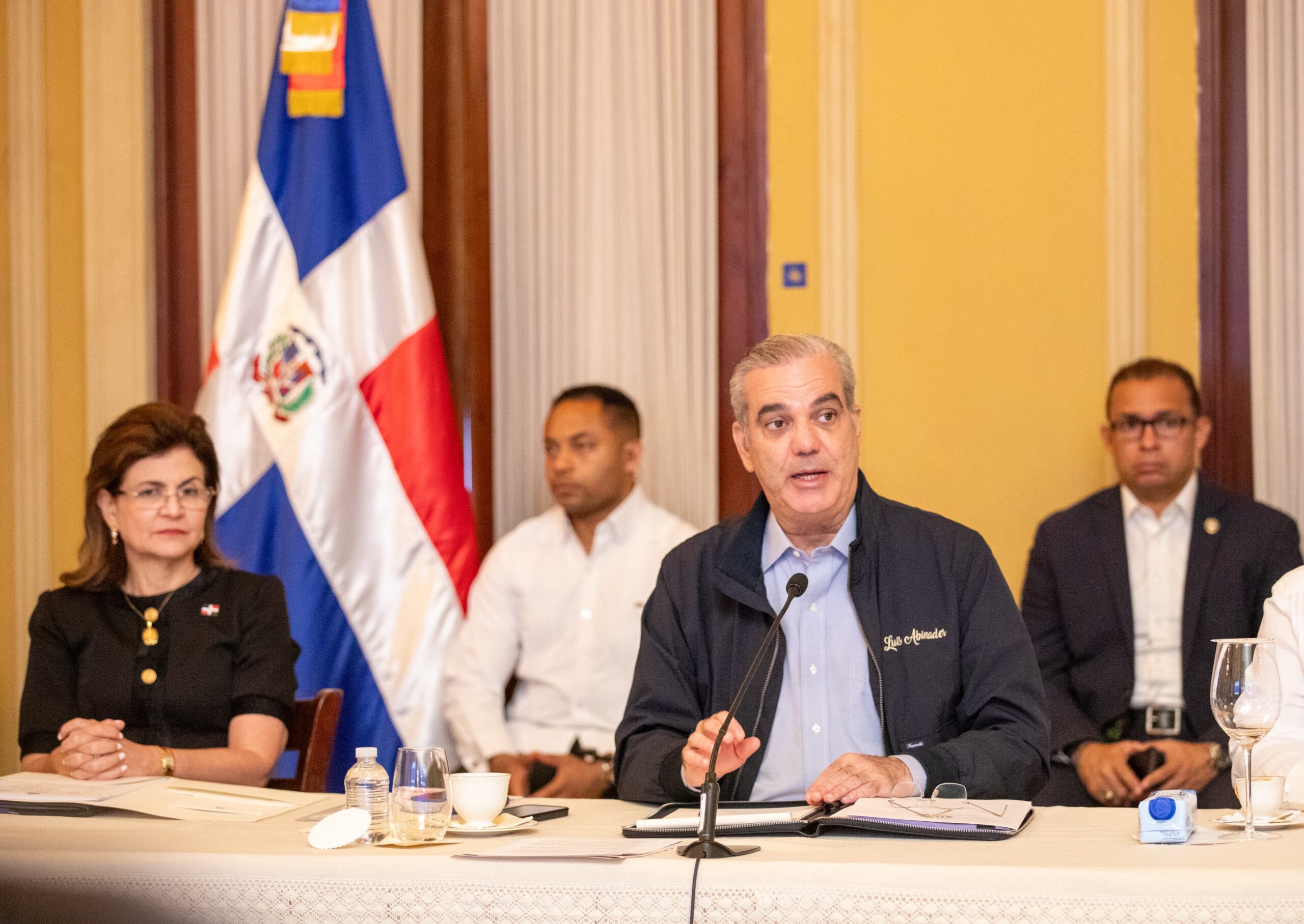 Abinader prioriza salvar vidas y proteger propiedades ante situación de riesgo