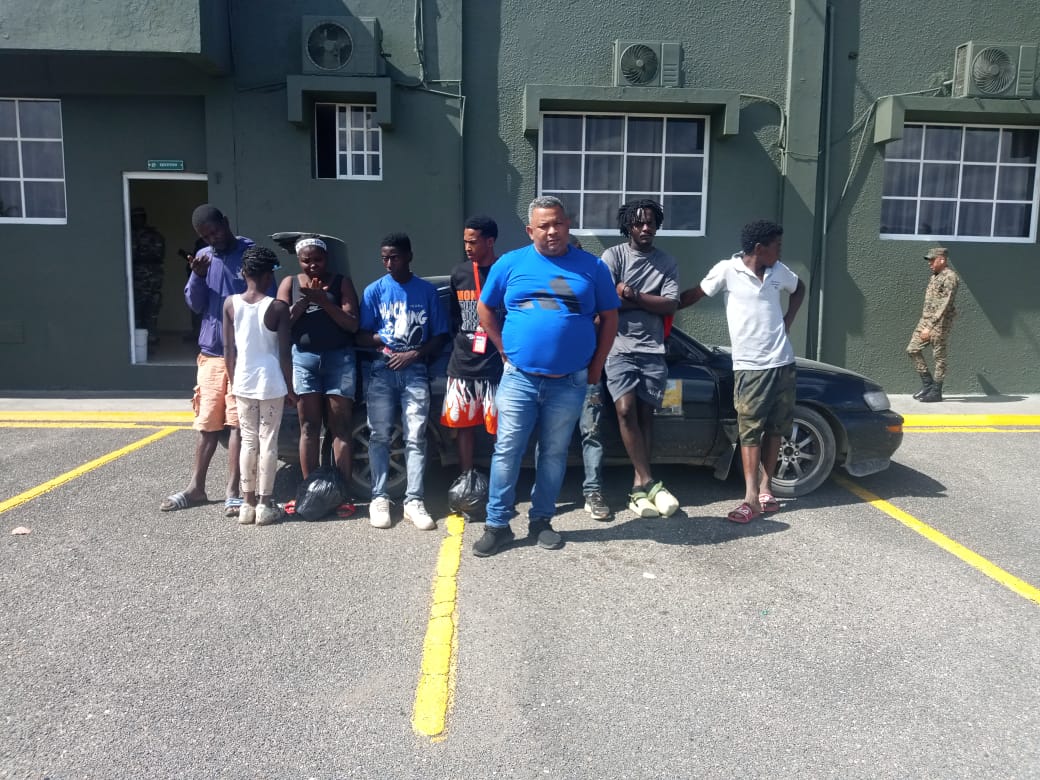 Envían ante el MP hombre detenido en un vehículo con haitianos indocumentados en Santiago