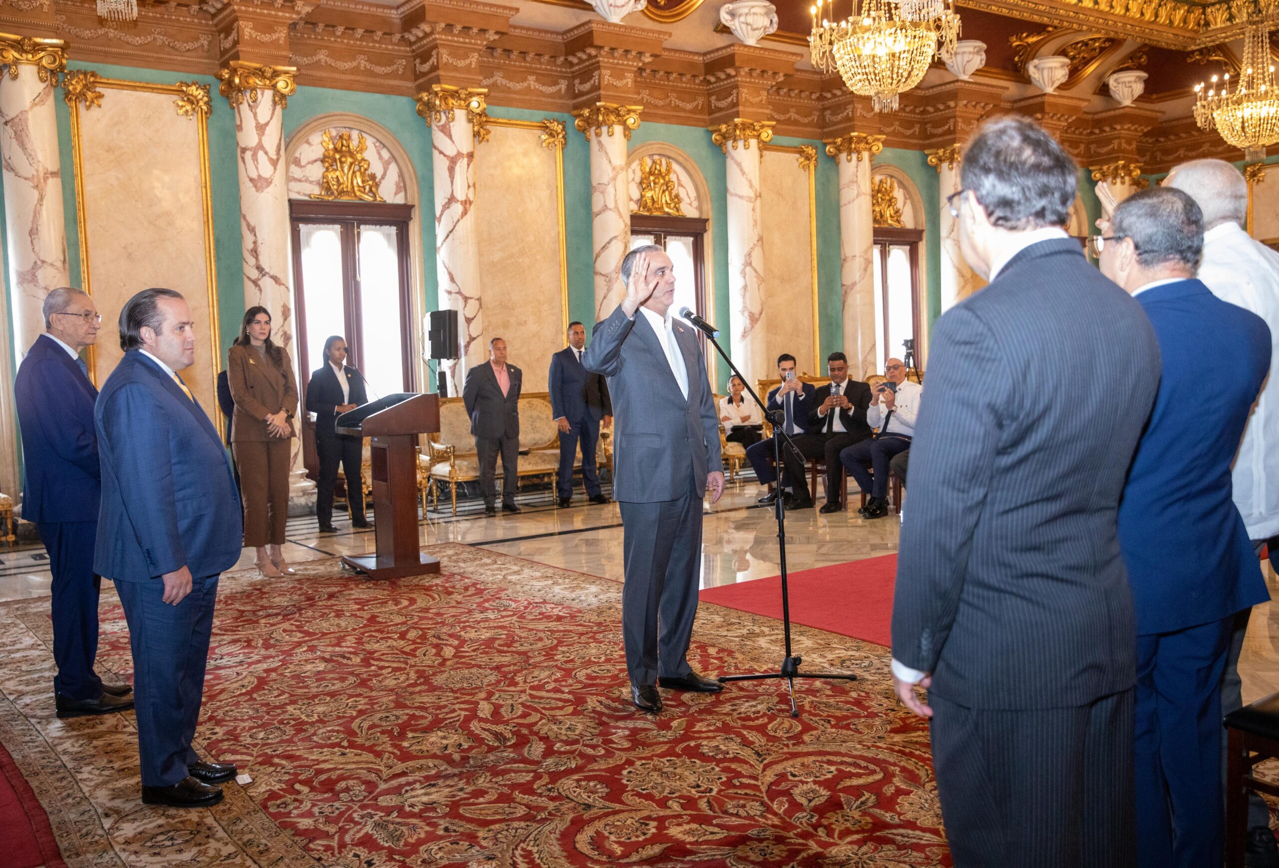 Abinader juramenta comisión para la puesta en funcionamiento del Museo Histórico de la Gesta de Abril 1965