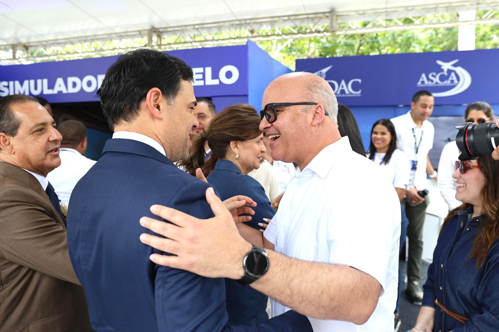 Más de 10 mil estudiantes viven experiencia del simulador de vuelo en la Feria Regional del Libro y la Cultura del Cibao 2026