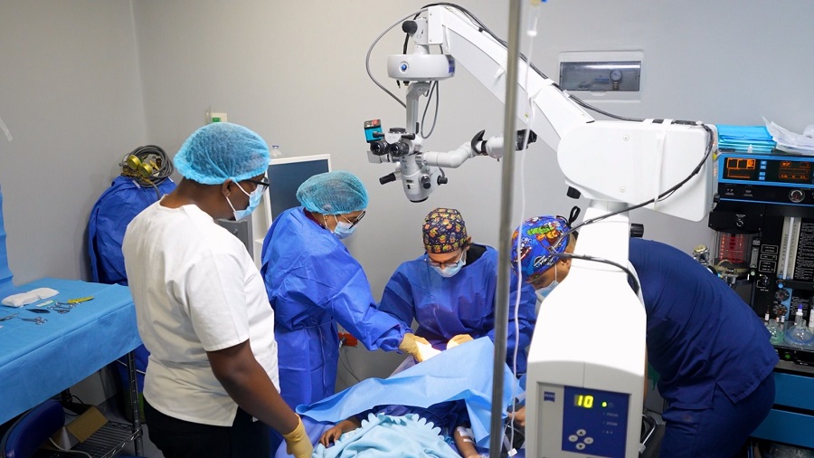 INABIE transformará la vida de 9 estudiantes con cirugías oculares especializadas