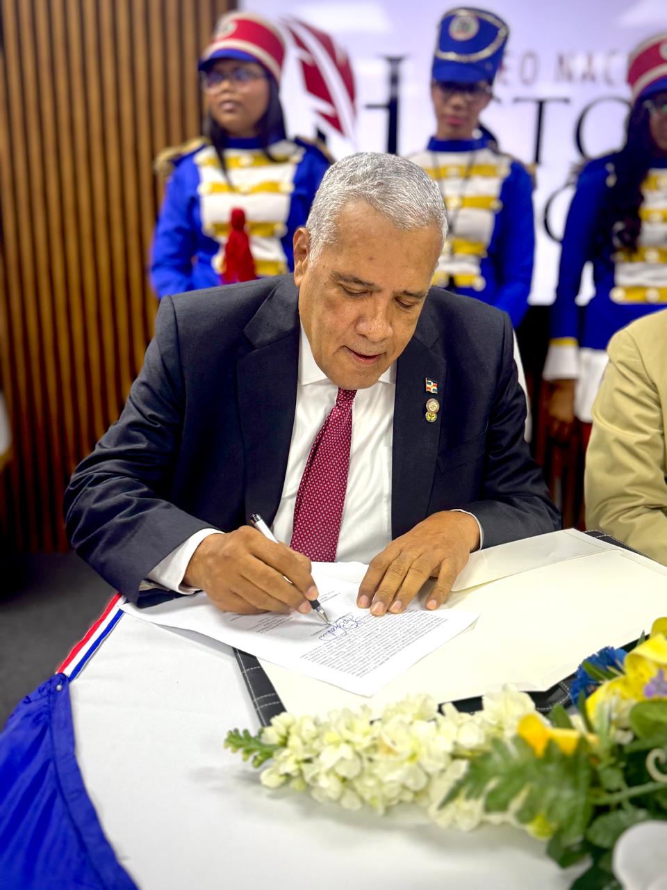 Luis “El Gallo” pide unidad para controlar precios de alimentos