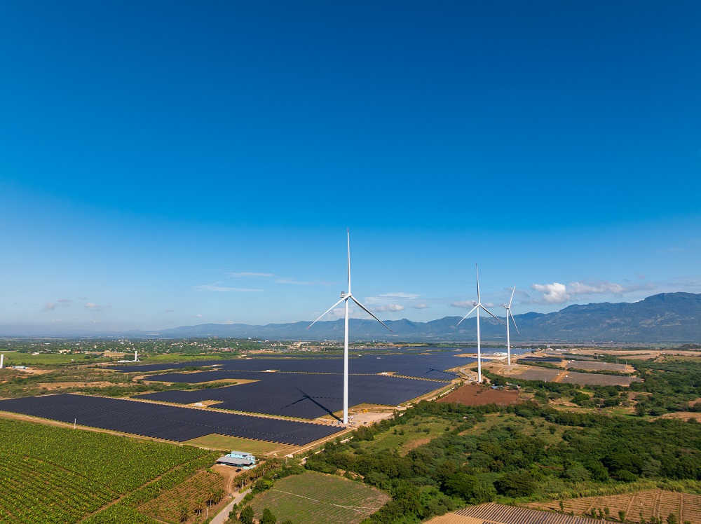 EGE Haina eleva a 76.3 % la participación de energía renovable y gas natural