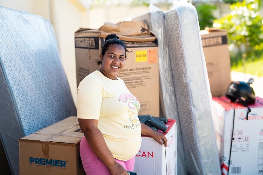 Gobierno inicia entrega de enseres del hogar a familias afectadas por inundaciones