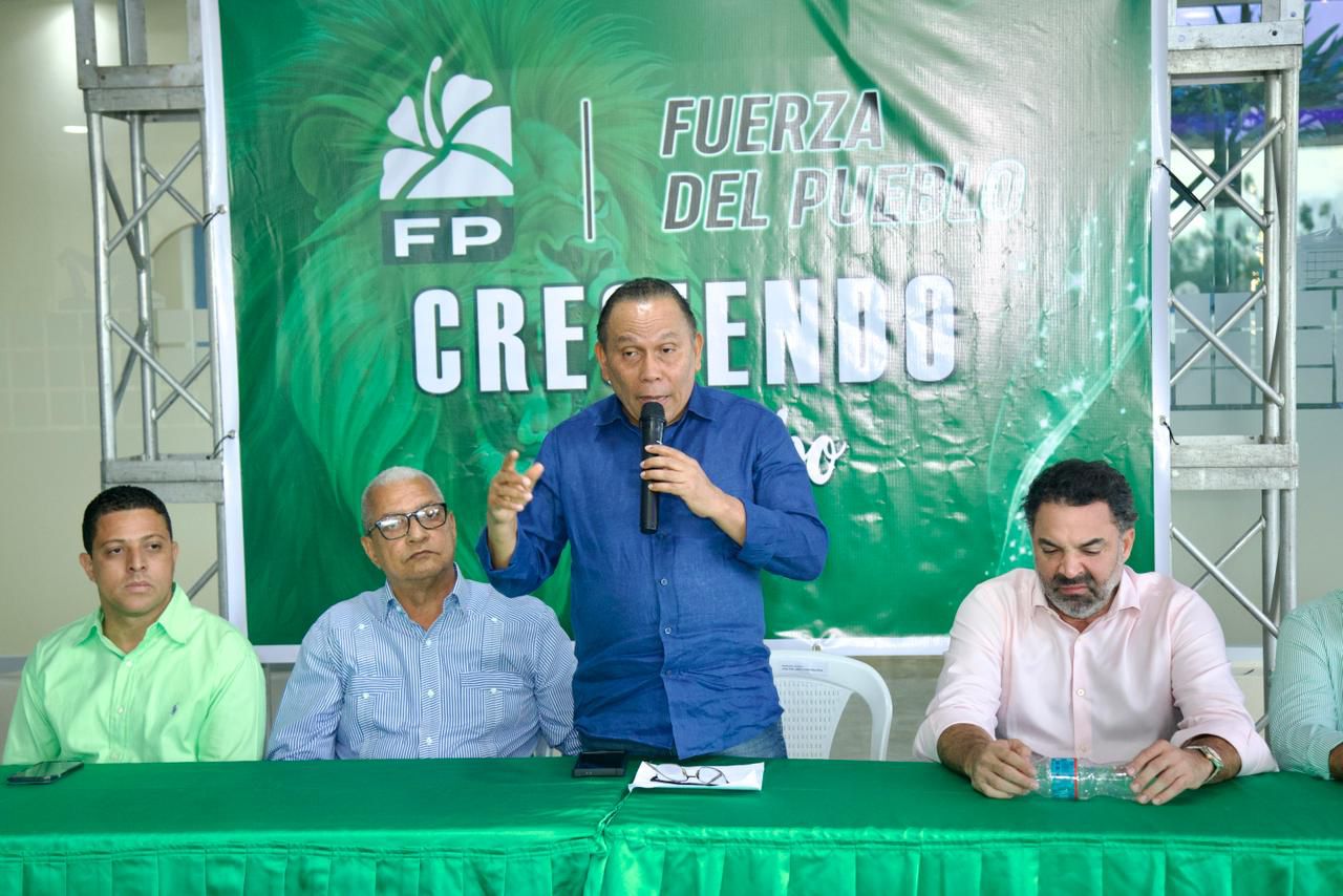 “En RD lo que tenemos de gobierno es una caricatura cómica”, afirma Radhamés Jiménez