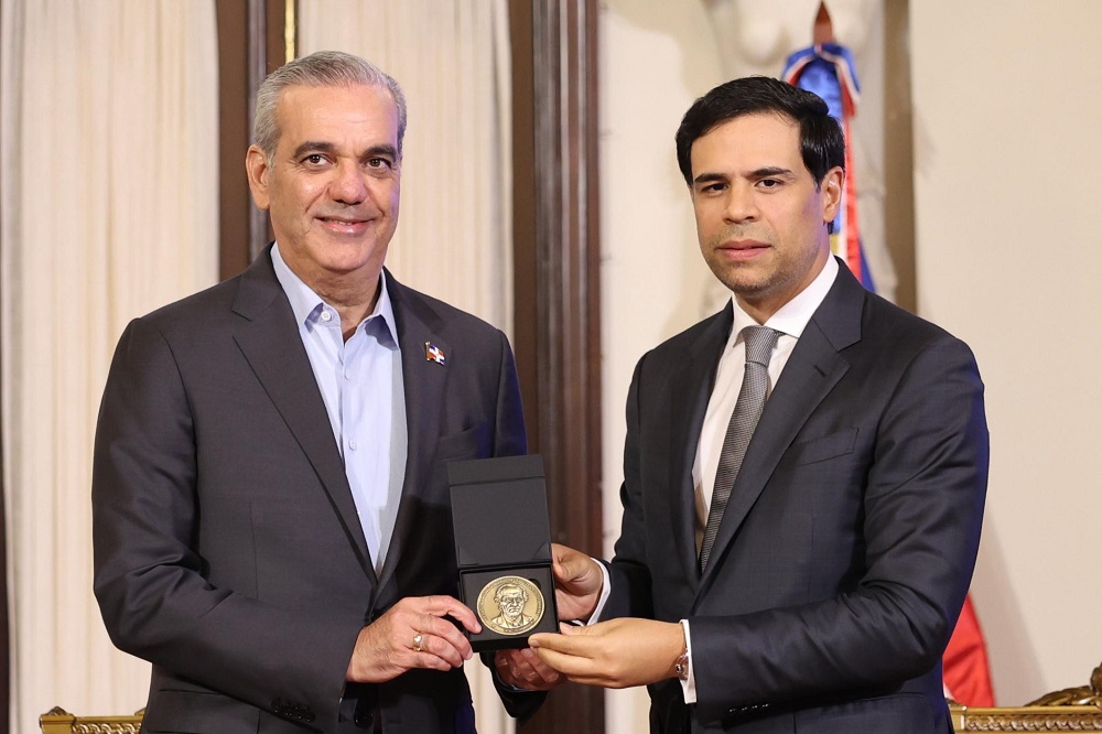 Abinader condecora de manera póstuma al expresidente Ulises Francisco Espaillat