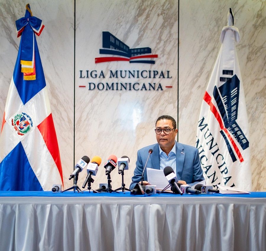D’Aza urge por camiones compactadores y valora apoyo de Abinader