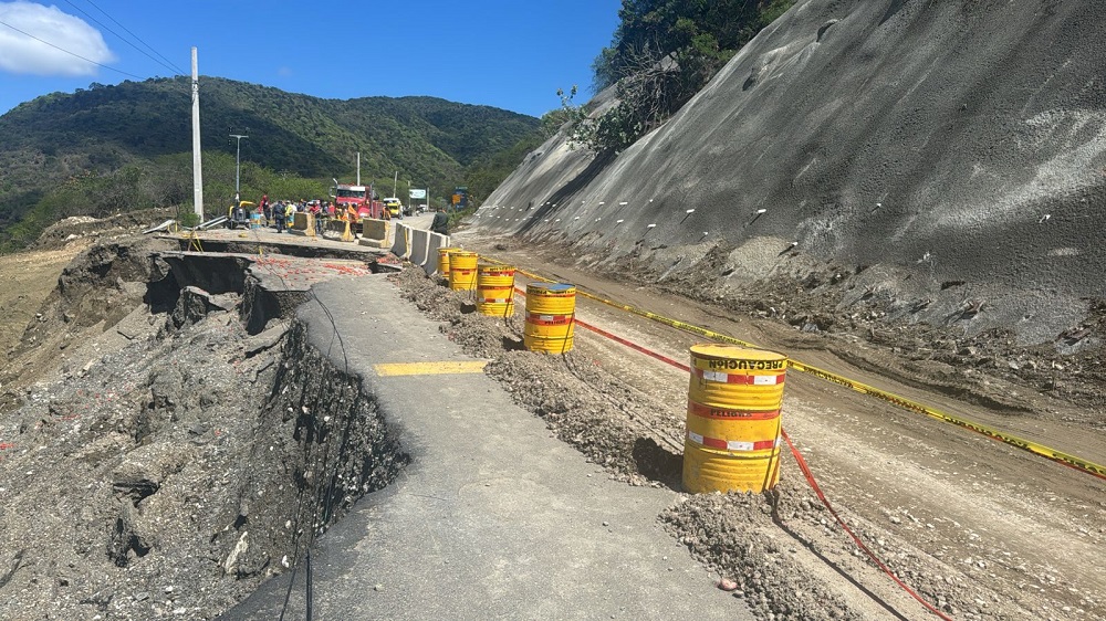 Cierre total temporal en carretera Ocoa para construcción de paso provisional