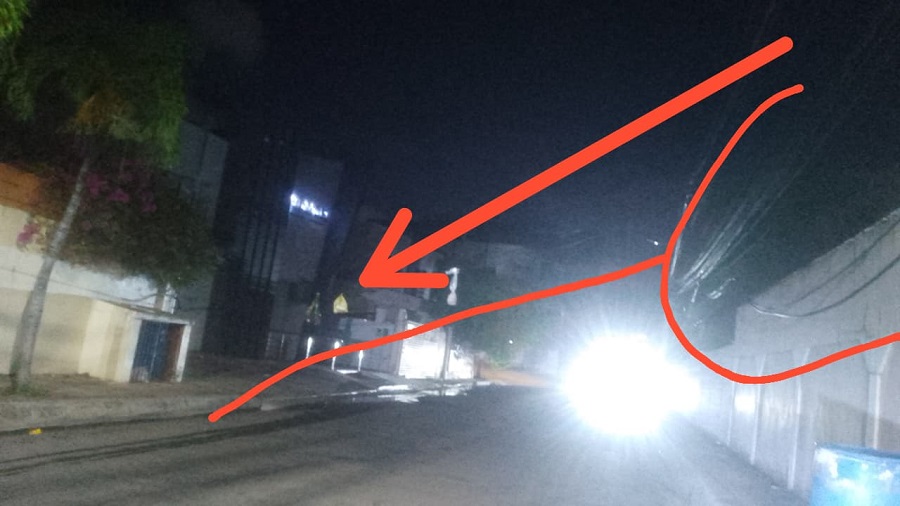 Cables Eléctricos atraviesan la vía en Santo Domingo: Peligro en la Calle Ángel Severo Cabral