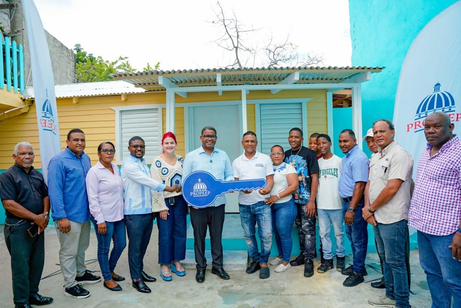 Propeep cumple sueño de un hogar digno a una humilde familia de Los Guandules en el Distrito Nacional