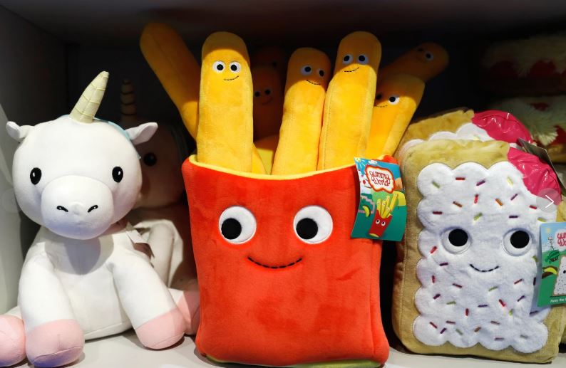 La guerra de Irán podría encarecer productos derivados del petróleo, de ropa a crayones