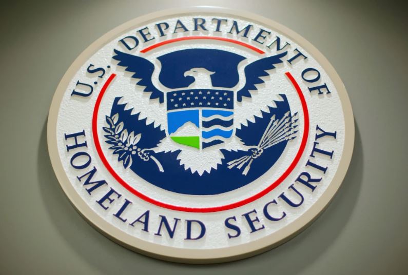 Trump promulga ley para financiar el Departamento de Seguridad Nacional y poner fin a cierre