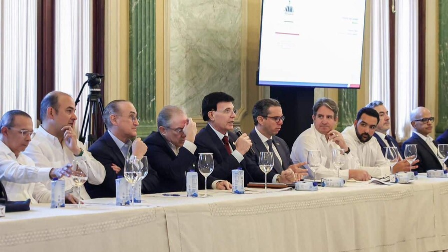 Empresarios y comerciantes buscan frenar alza de precios y fletes de la canasta básica