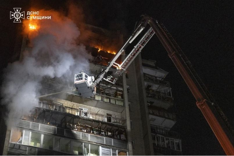 Ataques rusos y ucranianos dejan 10 muertos y decenas de heridos; Zelenskyy viaja a Turquía