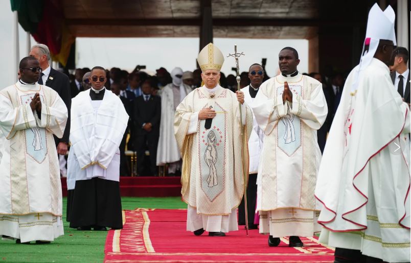 León XIV concluye su visita a Camerún con una misa y mira ya hacia Angola