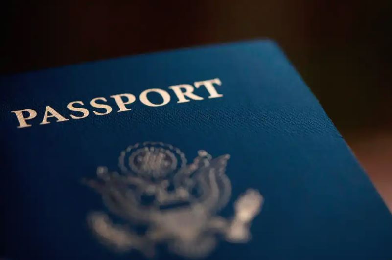 EEUU emitirá pasaportes conmemorativos con la foto de Trump por los 250 años de su independencia