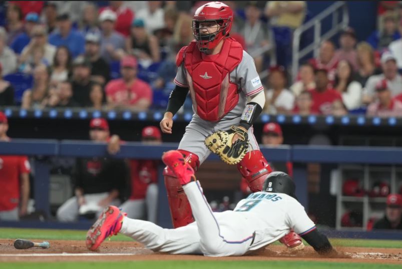 Caissie y Sanoja conectan 3 hits cada uno en victoria de Marlins ante Rojos, 8-1