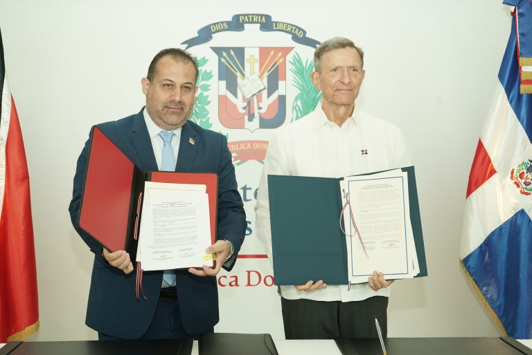 República Dominicana y Trinidad y Tobago firman acuerdo para fortalecer y facilitar las operaciones de transporte aéreo