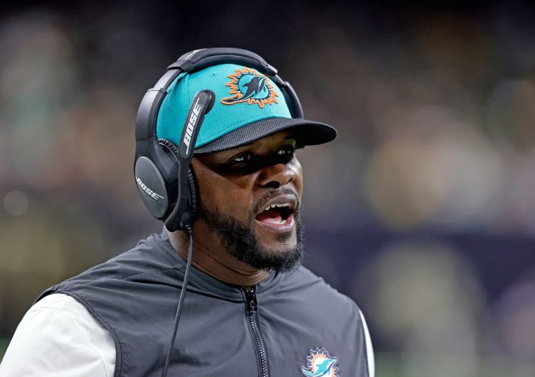 La Corte Suprema permite que prosiga la demanda de Flores contra la NFL