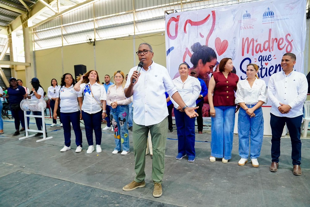 DASAC llega a 10 mil madres en 4 provincias on jornada nacional “Madres que Sostienen”