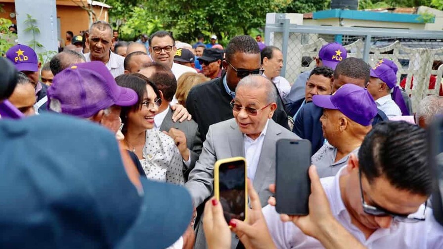 Danilo Medina calificá como “sumamente sospechosa” que la JCE prohíba encuestas ahora