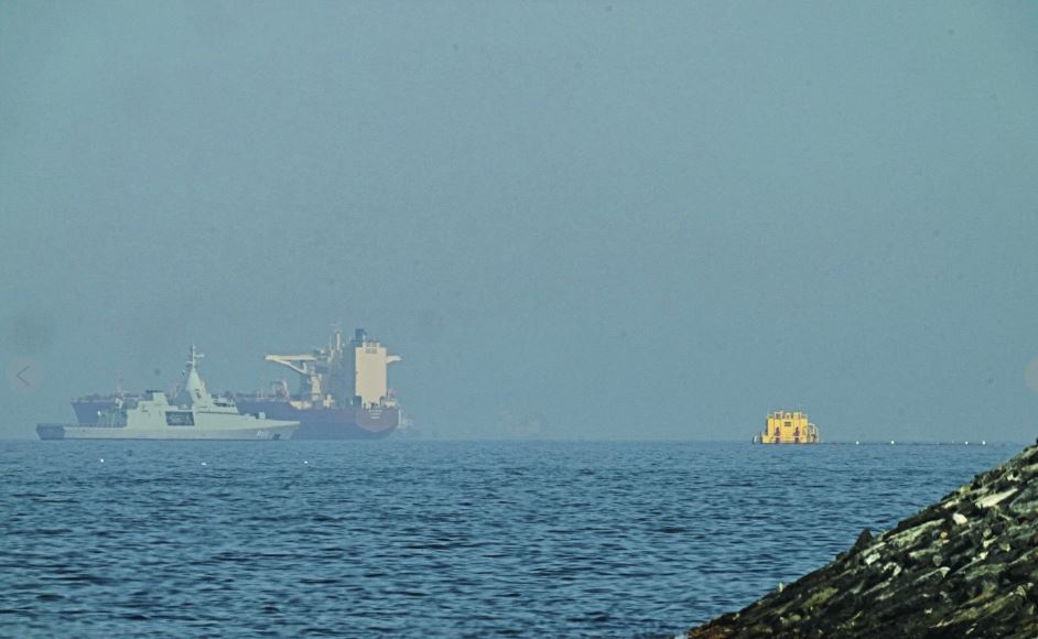 Trump dice que EEUU “guiará” a barcos varados a salir del estrecho de Ormuz, a partir del lunes