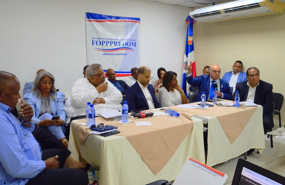 FOPPPREDOM respalda a la JCE en defensa del sistema de partidos ante posibles recortes de financiamiento