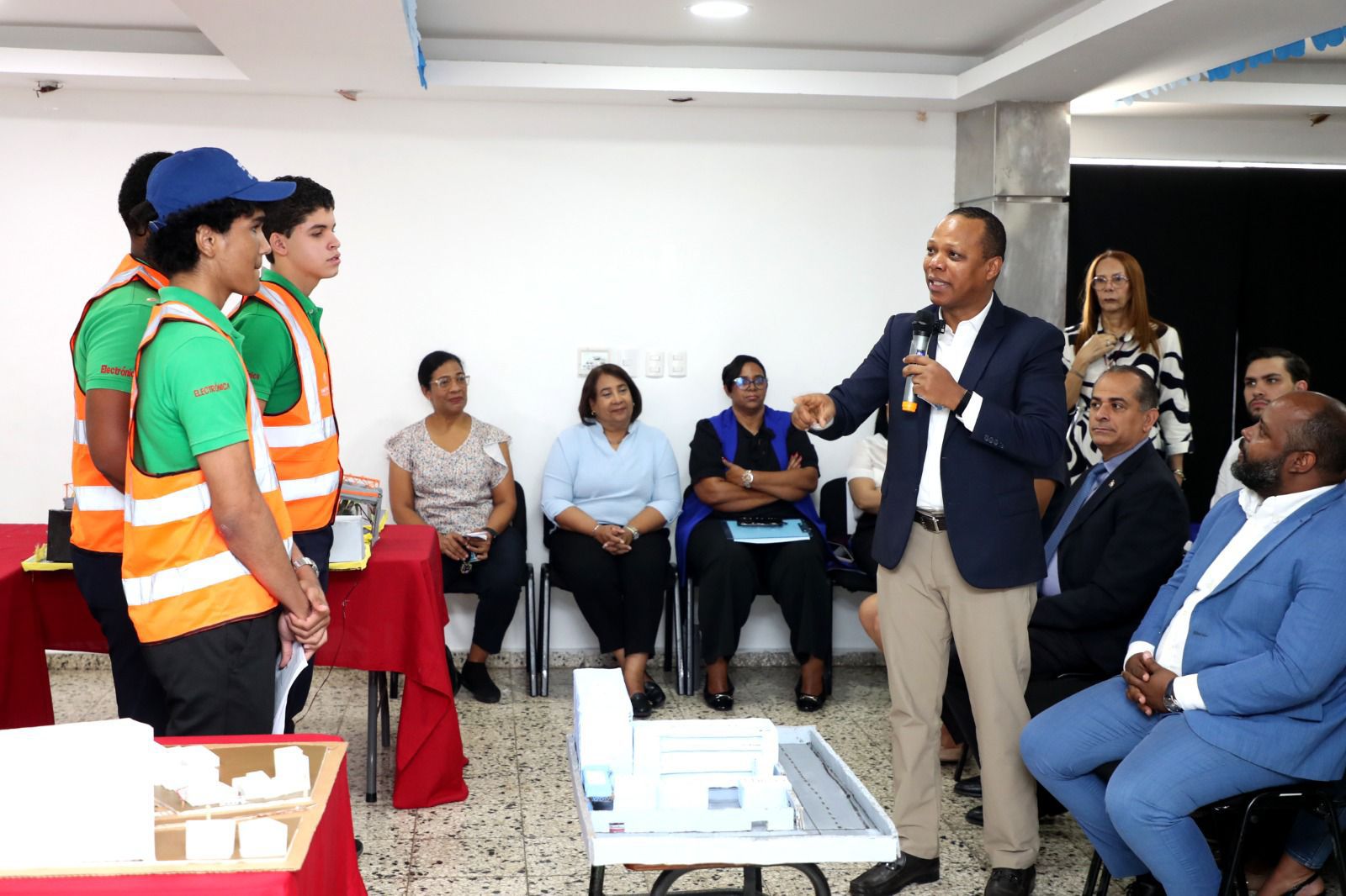 INTRANT certifica a 189 jóvenes como Guardianes del Tránsito y fortalece la cultura de seguridad vial en el país