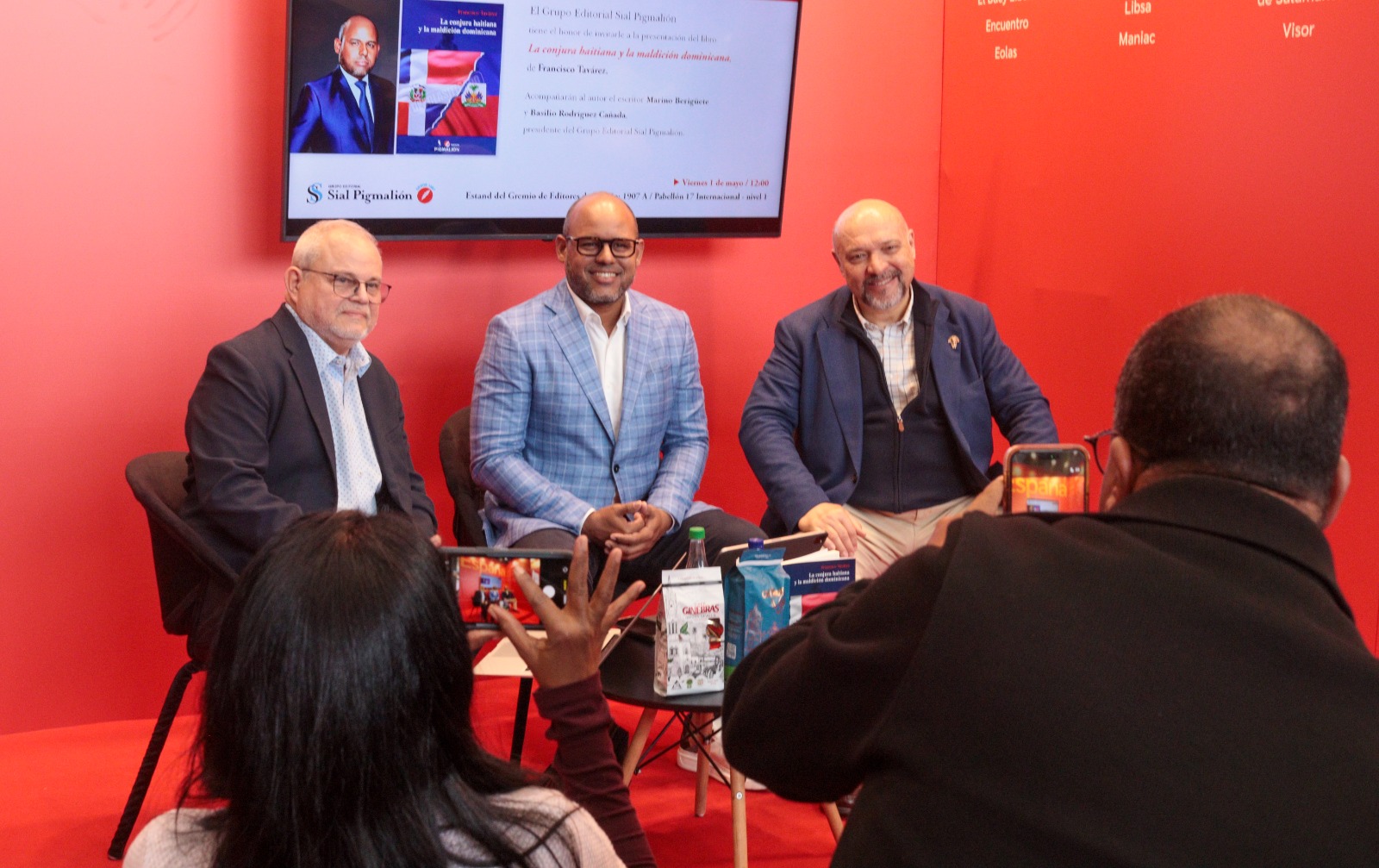 Francisco Tavárez presenta su libro “La conjura haitiana y la maldición dominicana” en Bogotá