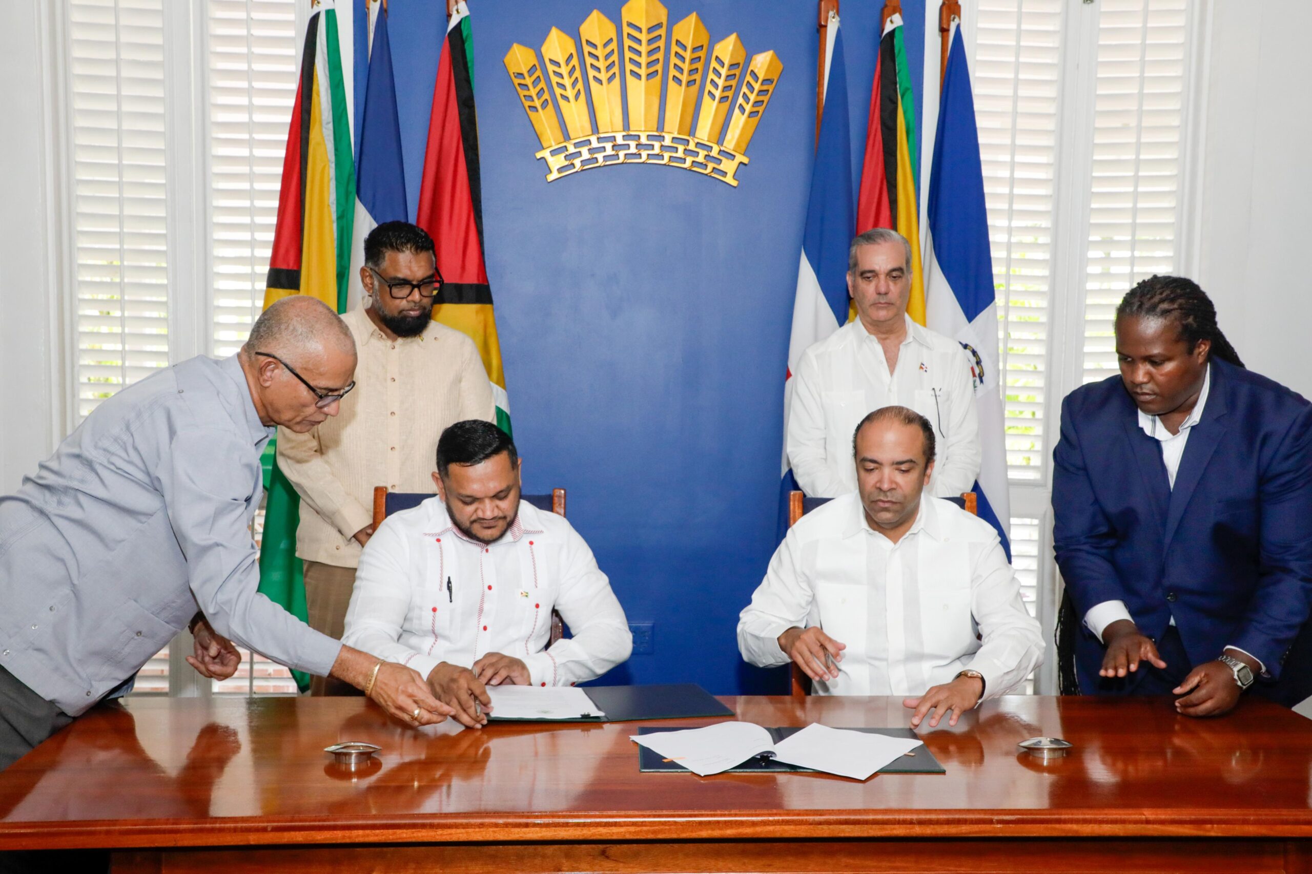 República Dominicana y Guyana firman contrato para exploración de bloque petrolero en Guyana