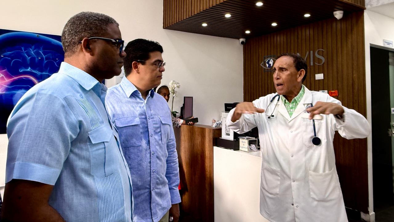Robert Polanco destaca valores patrios durante Parada Cívica de la Fundación Cruz Jiminián