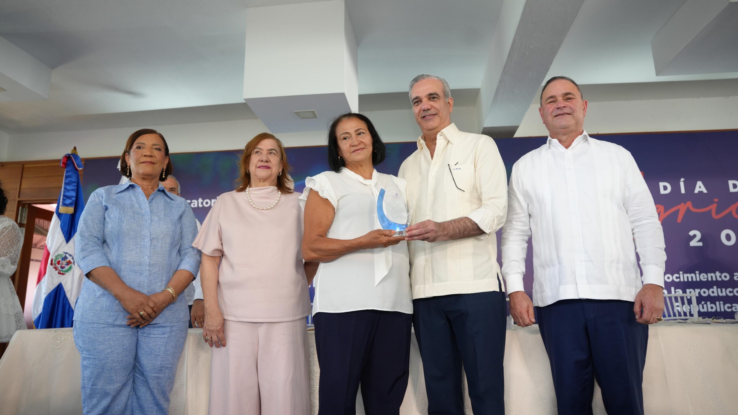 Abinader destaca fortaleza del campo dominicano y reafirma apoyo a los agricultores