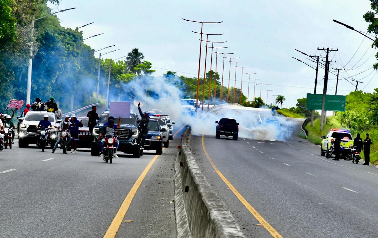 PN arremete con bombas lacrimógenas contra marcha pacífica en respaldo a planta de residuos sólidos y bloquea acceso a La Cuaba