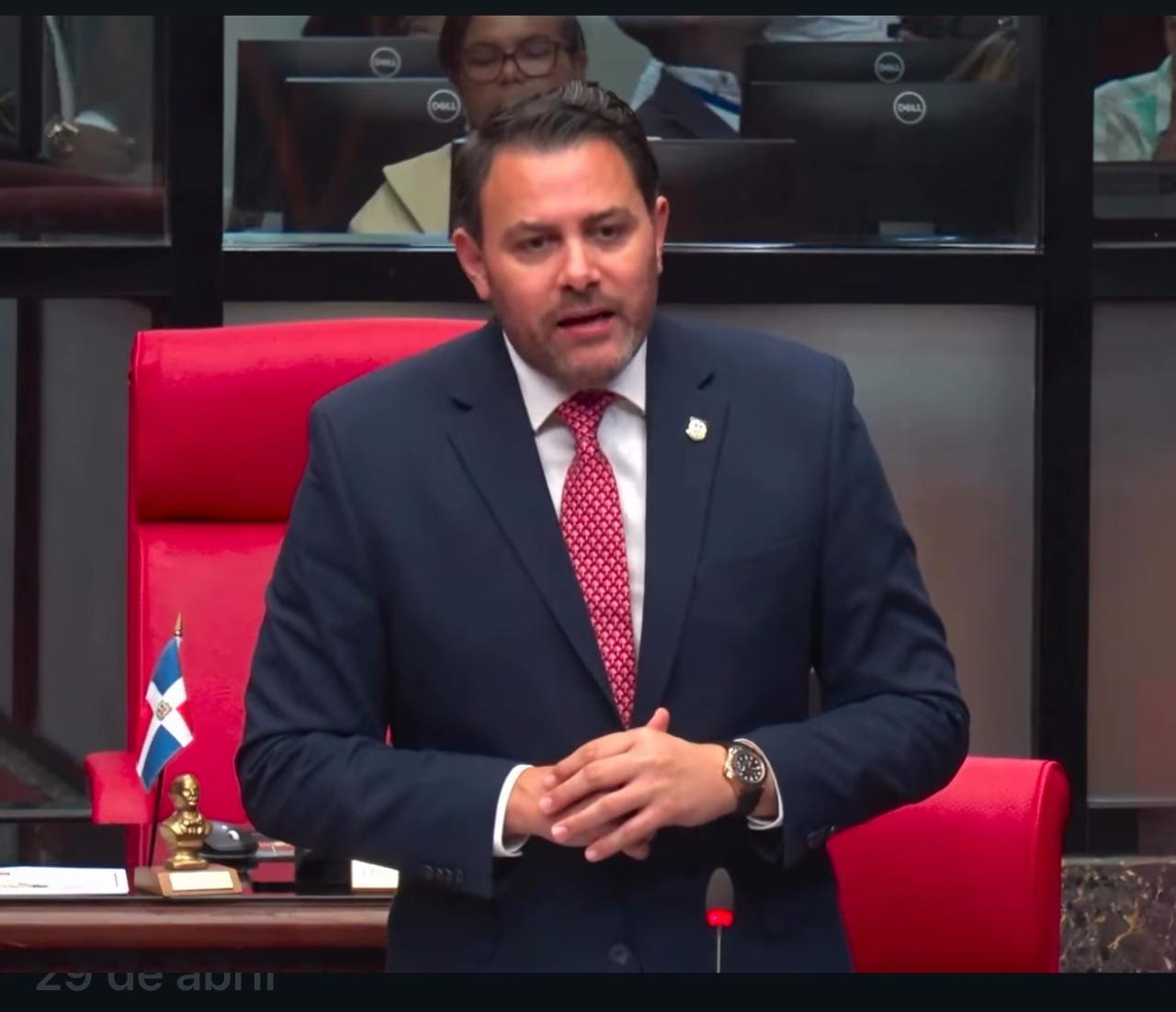 Senador Aneudy Ortiz denuncia presunta negligencia en muerte de cadete y exige investigación