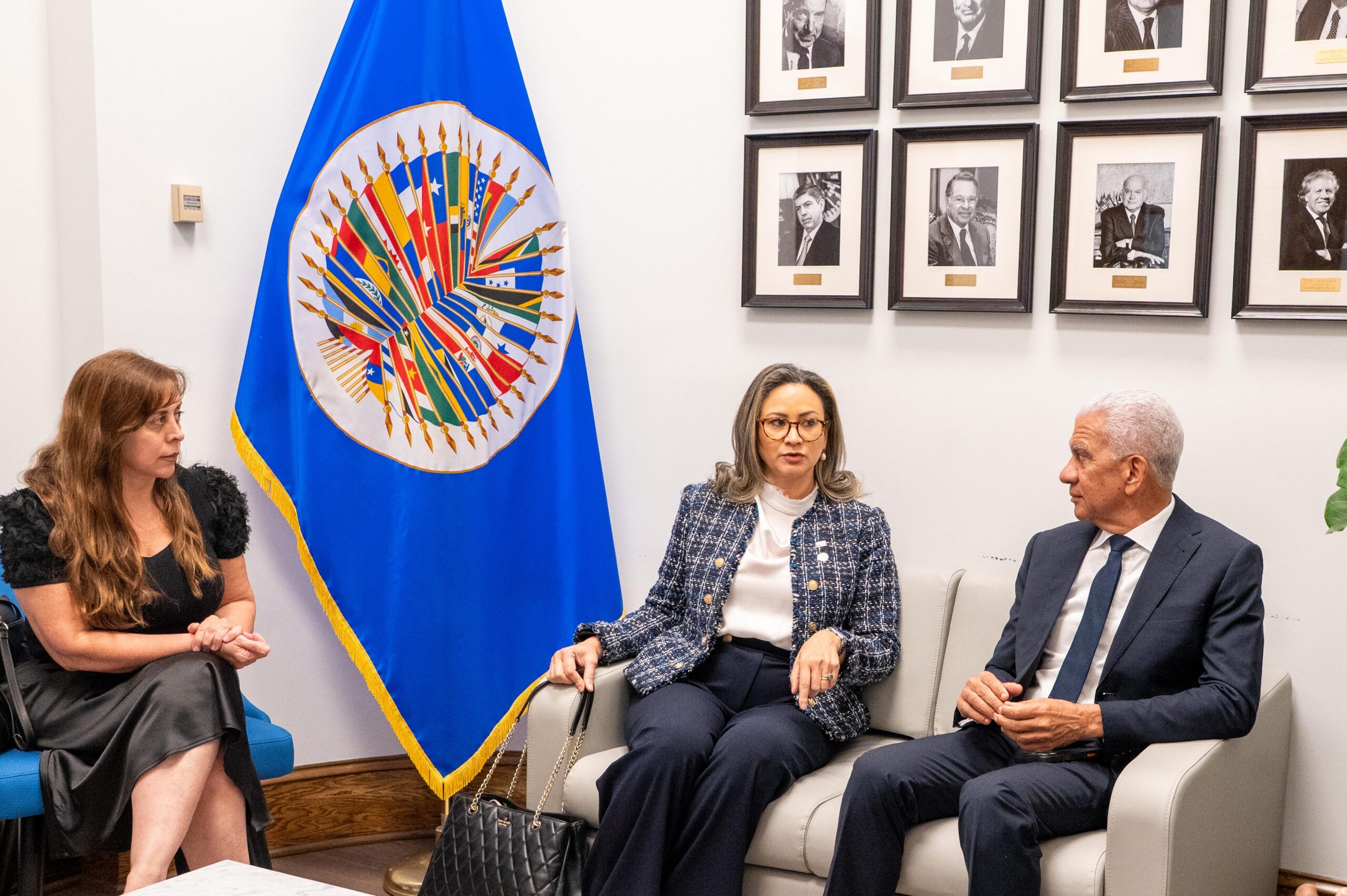 Ricardo de los Santos y secretario de la OEA acuerdan cooperación regional frente a drogas sintéticas