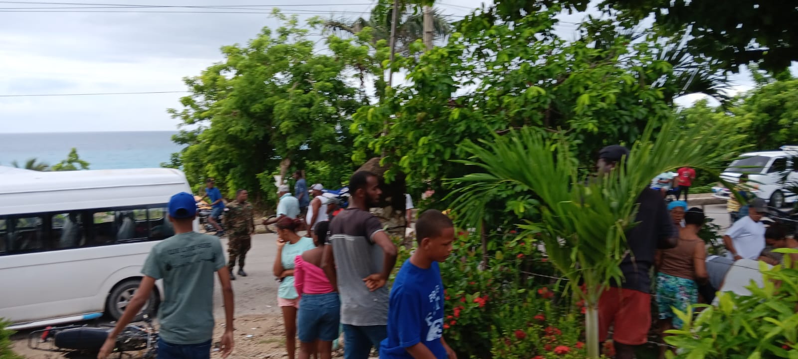 Ejército intercepta minibús con 11 haitianos indocumentados y detiene otros 5 en Santiago
