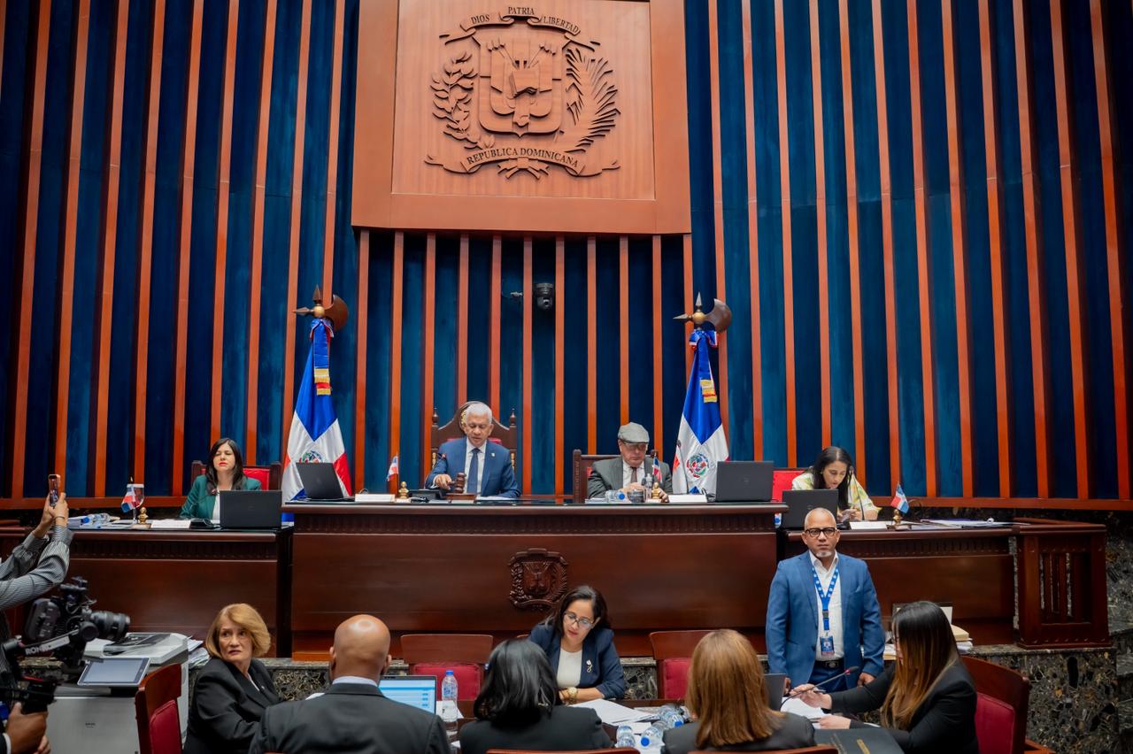 Senado modifica Ley de Partidos para controlar financiamiento político