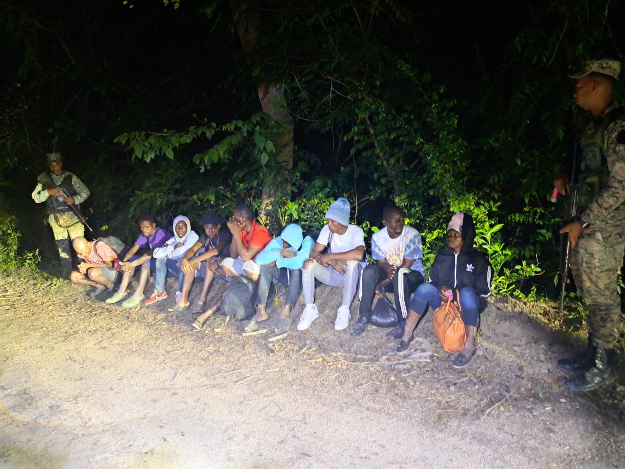 Interceptan a 65 extranjeros indocumentados en la frontera con Dajabón
