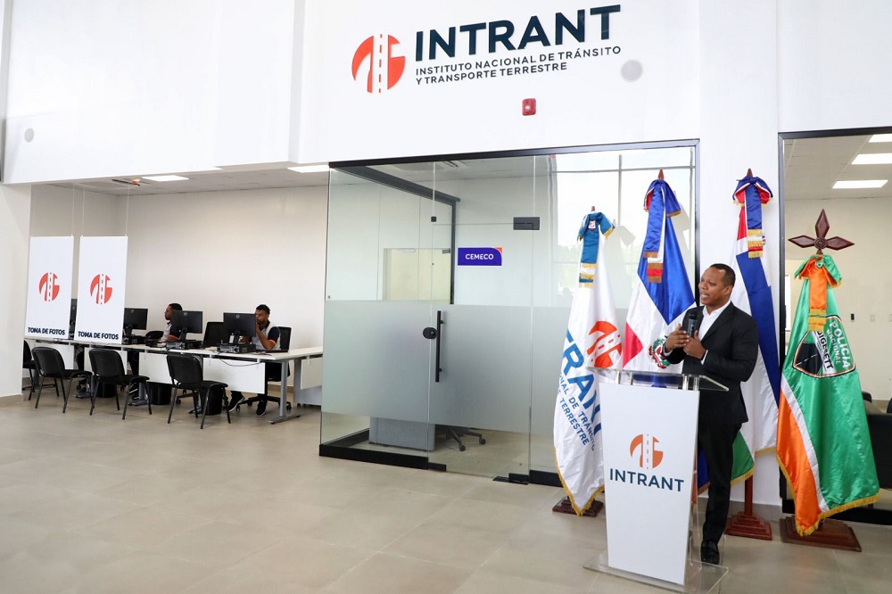 INTRANT abre nueva oficina de licencias en el centro de retención vehicular CENARVE en SDO